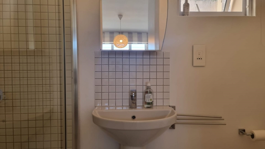 To Let 1 Bedroom Property for Rent in Gardens Western Cape